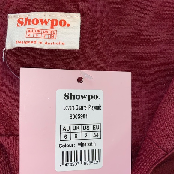 **SOLD ON M E R C A R I showpo lovers playsuit - Picture 4 of 5